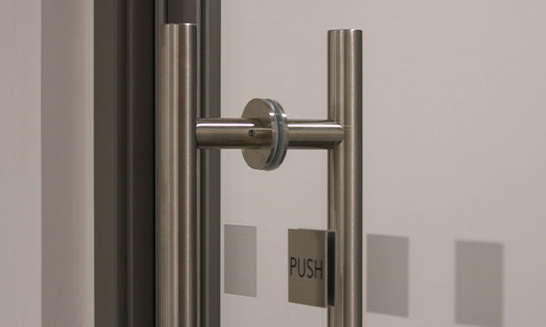 How Do You Choose the Glass Door Handle?