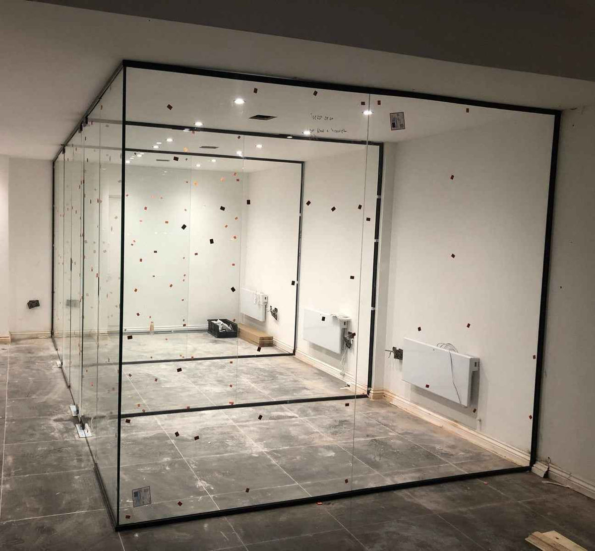 Glass partition u channel   grey